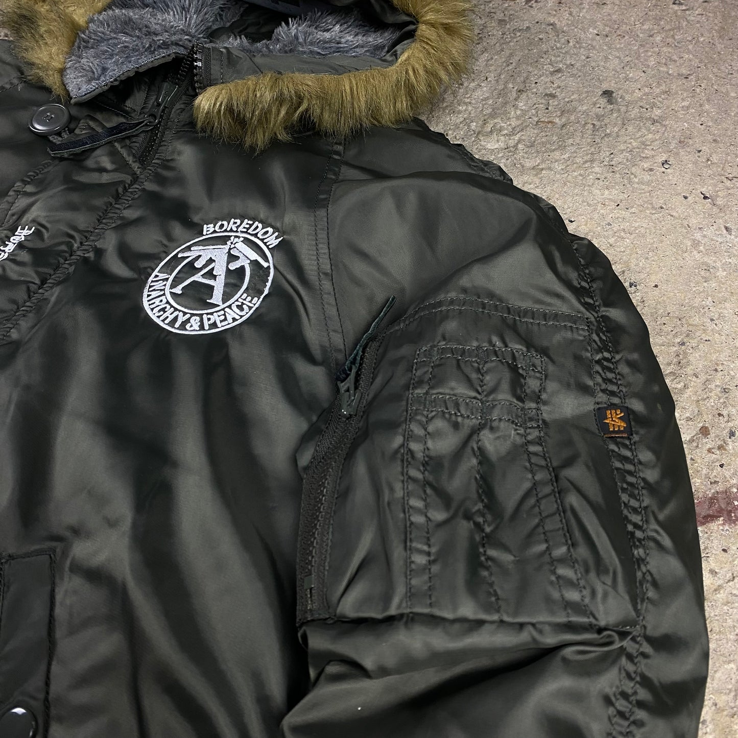 BORING ALPHA ZIP HOOD BOMBER