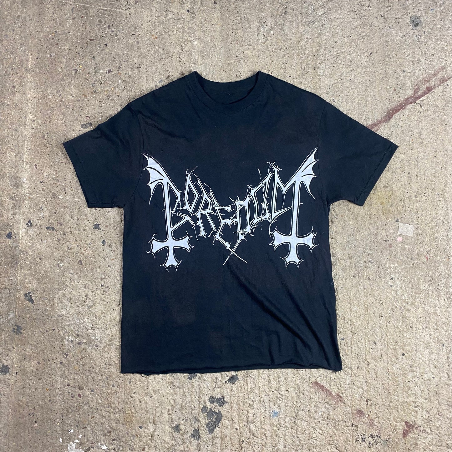 MAYHEM TEE