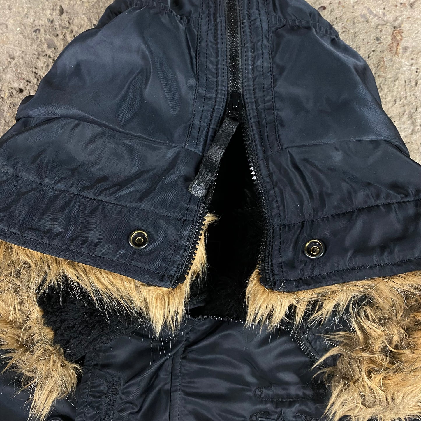 BORING ALPHA ZIP HOOD BOMBER