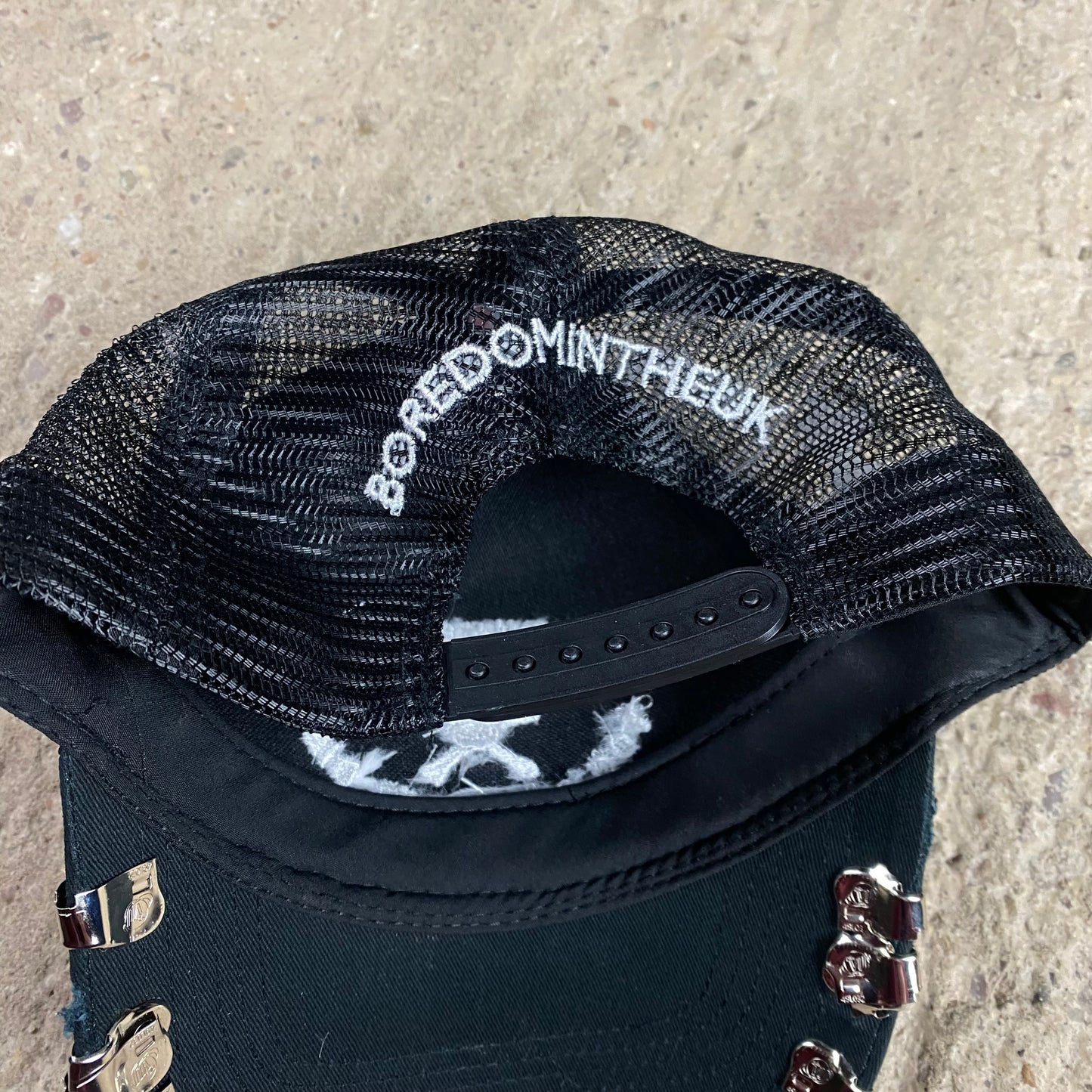 TOO DUMB MAGPIE TRUCKER CAP