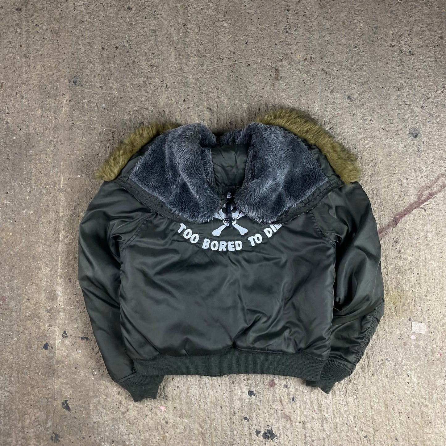 BORING ALPHA ZIP HOOD BOMBER