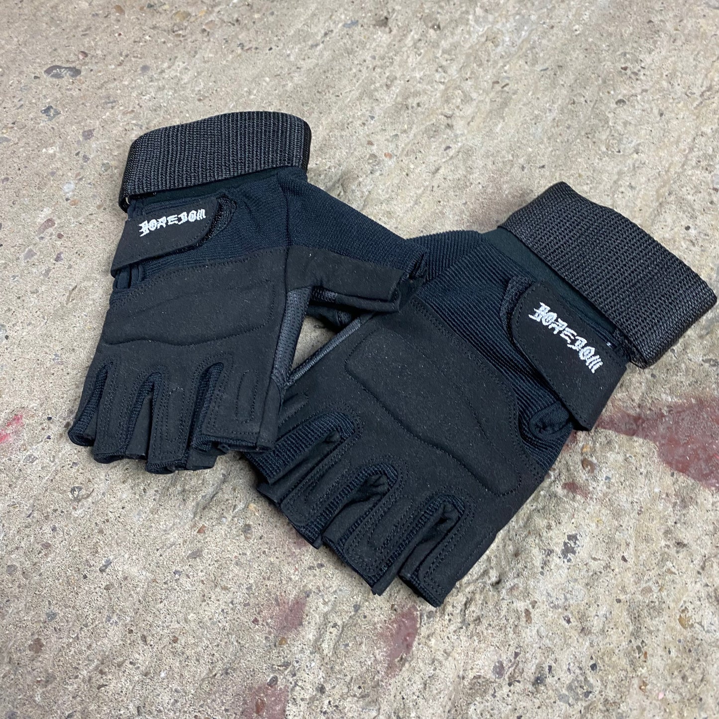 TACTICAL FINGERLESS GLOVES