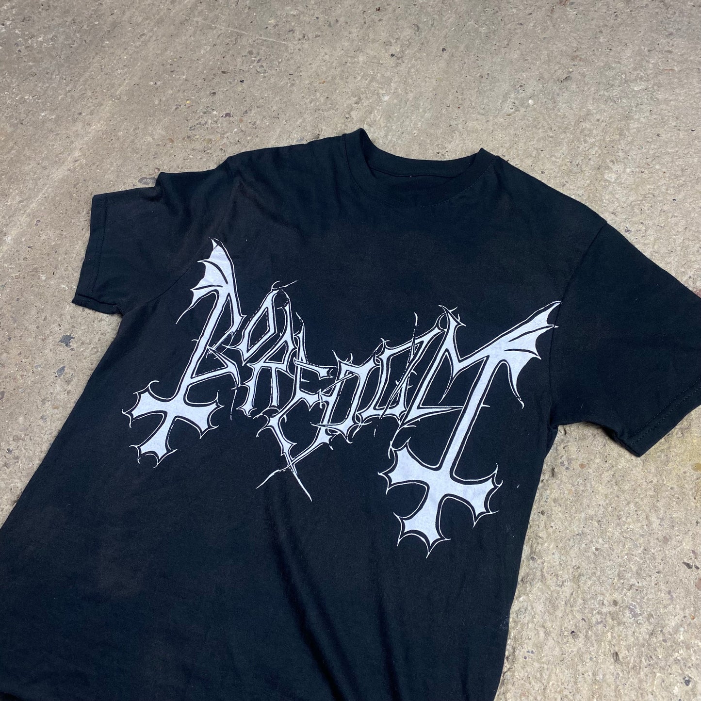 MAYHEM TEE
