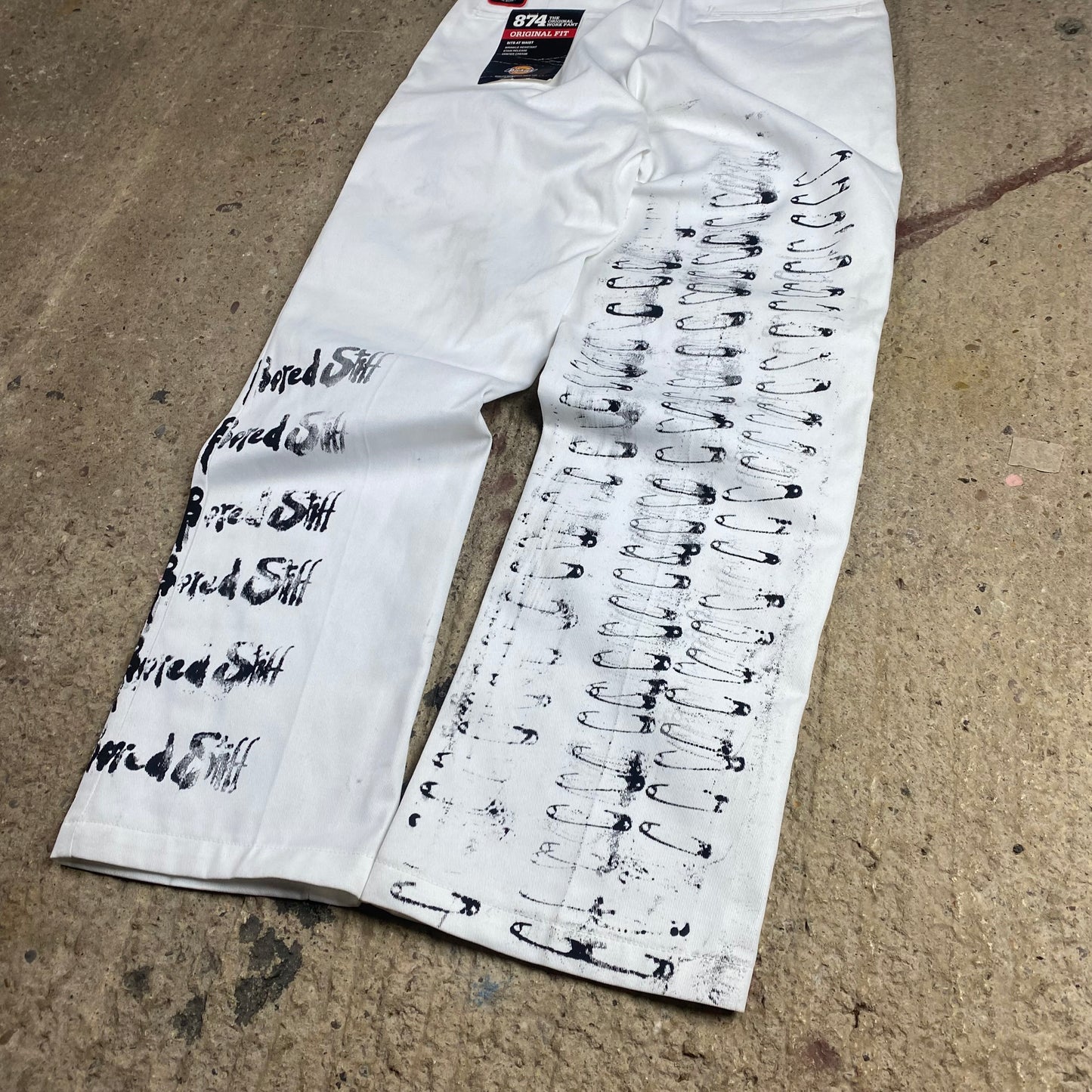 SAFETY PIN DICKIES 874