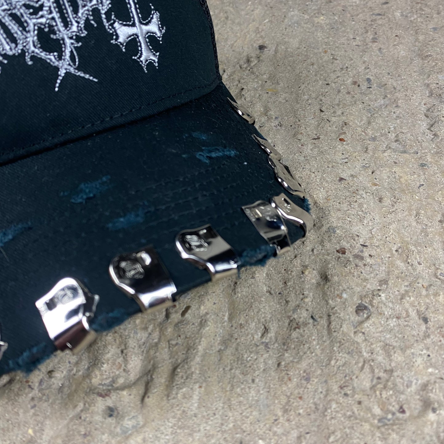 MAYHEM MAGPIE TRUCKER CAP